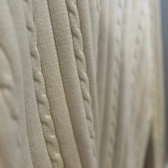 Brandy Melville Cable Knit V-Neck Sweater – One Size, Cream/White - Picture 6 of 6